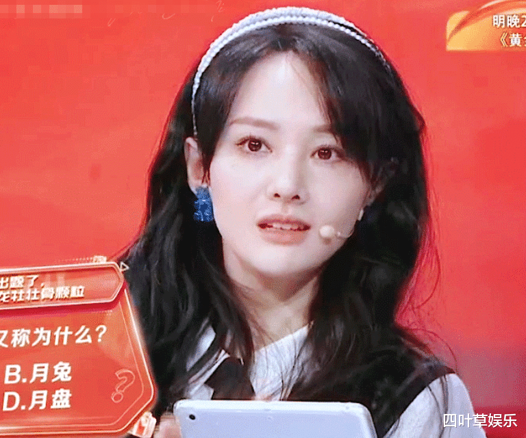 郑爽|郑爽一组视频截图曝光，大波浪发型，90年代复古风十足
