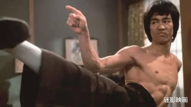 李小龙|李小龙阴间大战007与吸血鬼教父，从未见过如此沙雕的功夫片！