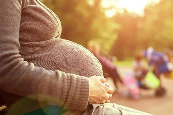 郭碧婷|瞒不住了！36岁郭碧婷怀孕再添实锤！但高龄生育远没有那么简单！