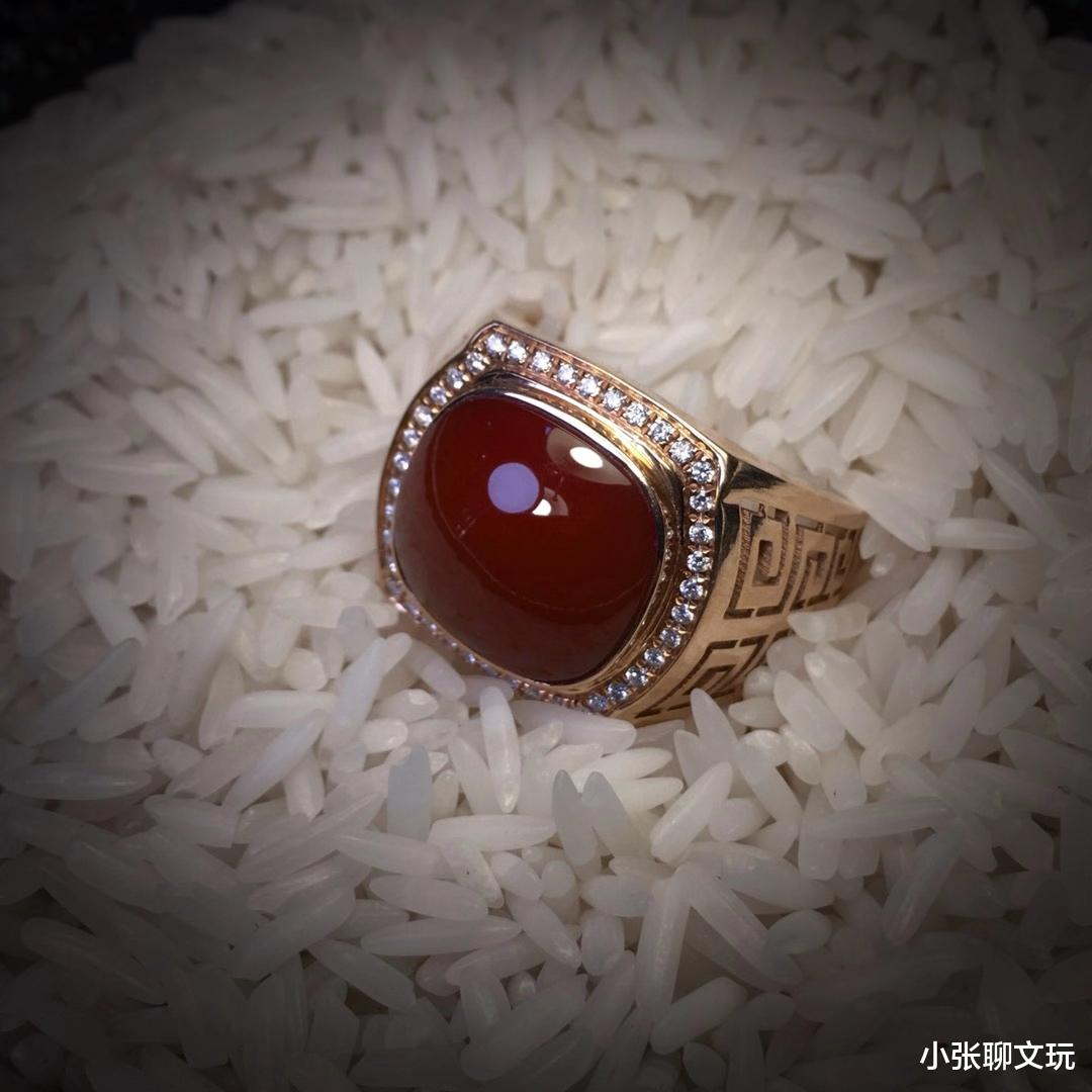 文玩核桃|新三样文玩市场现状，绿松稳步上涨，蜜蜡两极分化严重，南红跌入谷底