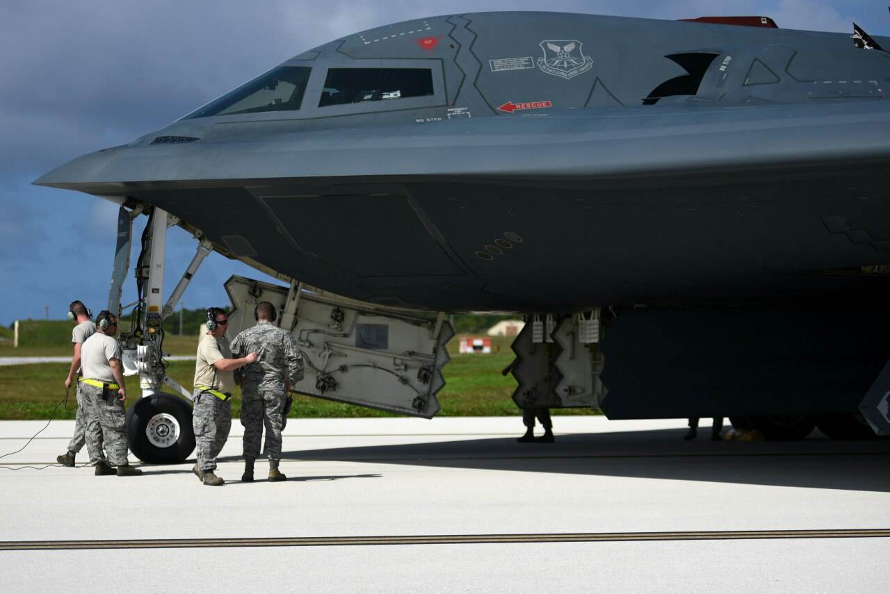 b-2轰炸机|人类航空史的巅峰之作，B-2轰炸机到底有多少秘密？