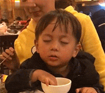 谢霆锋|18岁的蔡徐坤和18岁的谢霆锋,哪个比较帅?有点过分了吧