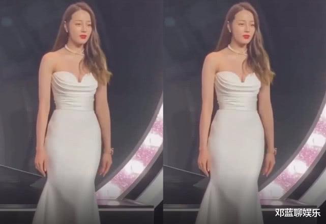 『迪丽热巴』有种“惊艳”叫热巴裙子突然滑落，本以为会往上提，下一秒动作却让全网沸腾