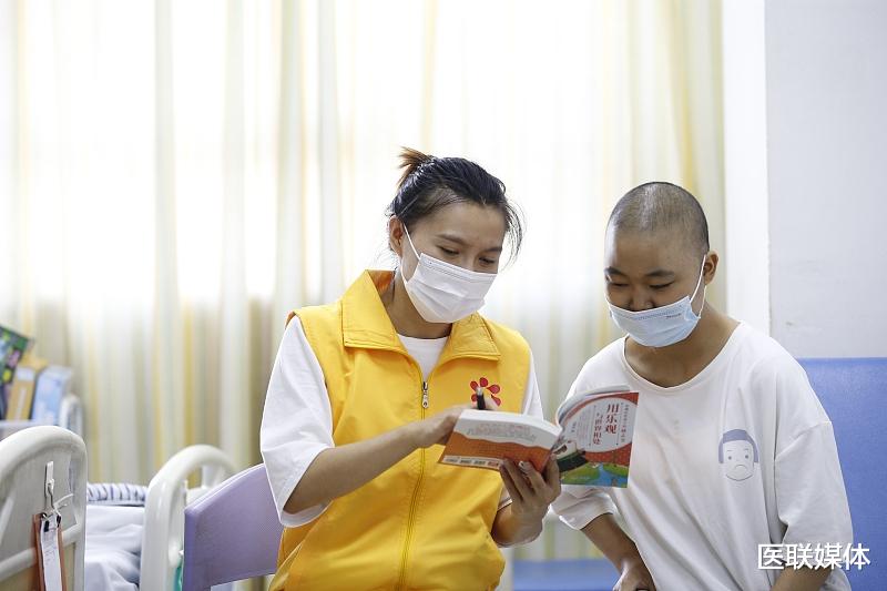 恶性肿瘤|癌症也会遗传？实话实说：若是这4种癌，子女可能会“遭殃”