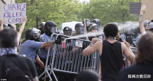 『美国』美国突发大规模暴动!万人洗劫全城 纵火烧楼 市民当街惨死