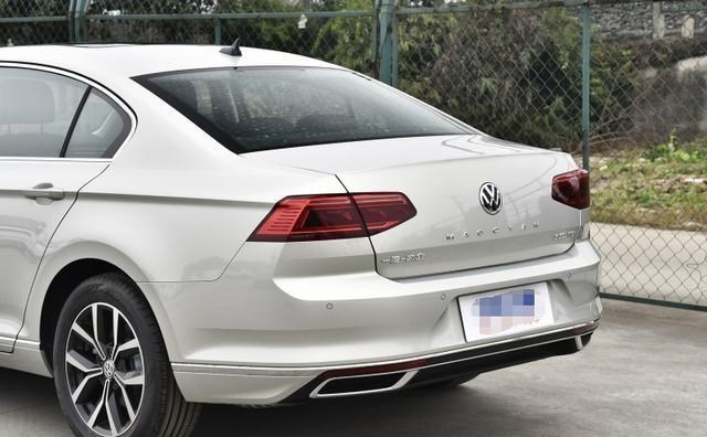 「大众迈腾」25万没要丰田皇冠却买了迈腾,开了5870公里后,车主想说三个字!