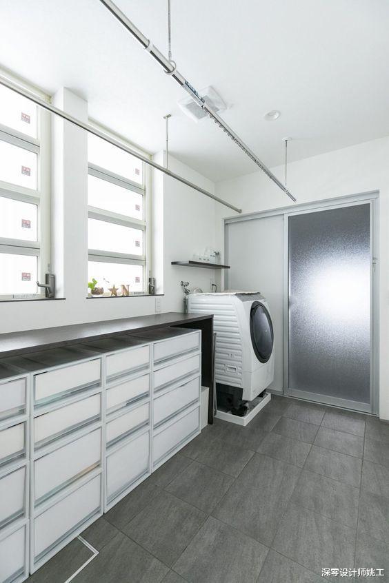 老年小妙招|日本阳台那么小,是怎么兼具晾晒+休闲的?全靠这种多孔金属杆