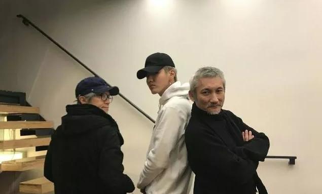 黄子韬|为什么周杰伦ins不理黄子韬，却跟吴亦凡、鹿晗玩的这么好？