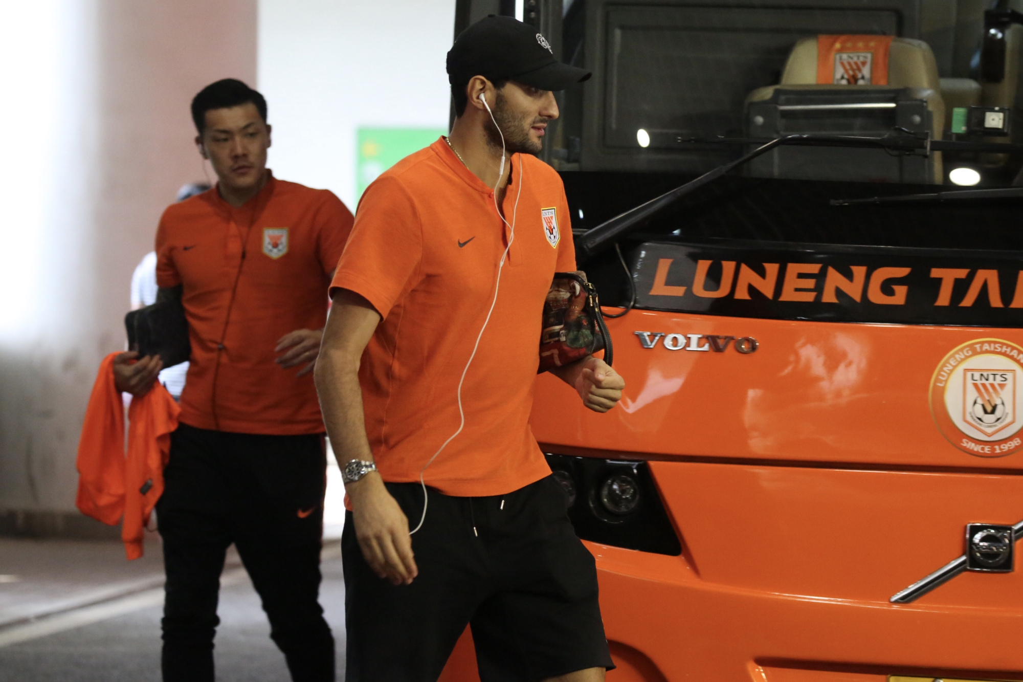 山东鲁能▲鲁能外援又一善举,借给老东家2700万,前中超外援一起助力过难关