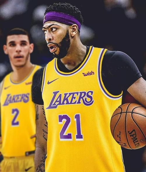 #广州恒大#“逆天长臂”浓眉哥与“超长跟腱”字母哥两位顶尖大前锋谁更强?