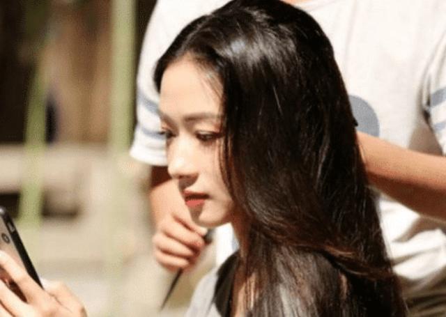 万茜|万茜藏了3年的老公终于浮出水面，看清他的职业后：换我也不炫夫