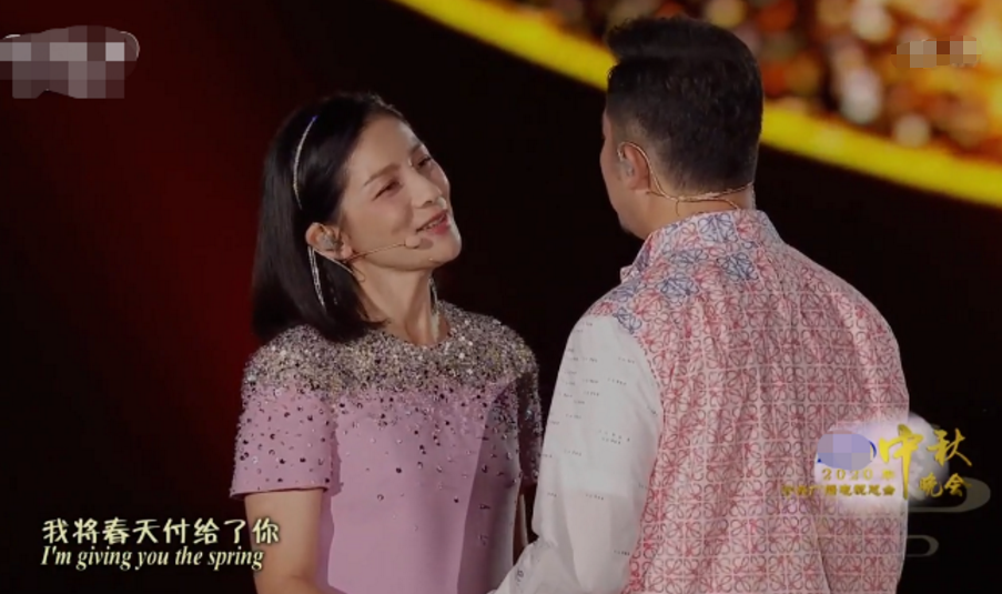 央视|央视秋晚全员高颜值:关晓彤大胆尝试性感风,韩雪中国风红裙吸睛