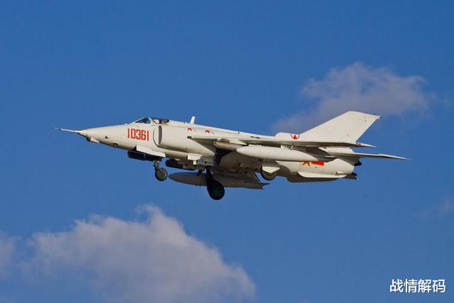 氢弹|强5为何能挡住北方钢铁洪流?独挑大梁50载,孤身挂氢弹单程突击