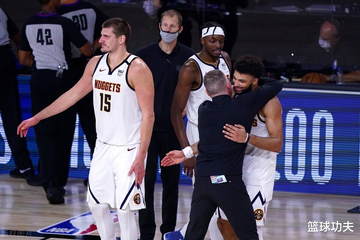 湖人队|霍华德迎来坏消息!湖人这真的是砸在手里了!下赛季就不要了吧!