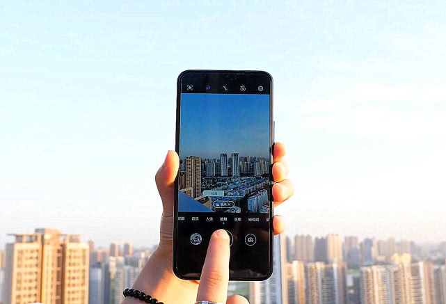 『荣耀x10』轻敌还是自信？荣耀X10上手使用一天，四大优点两点瑕疵！