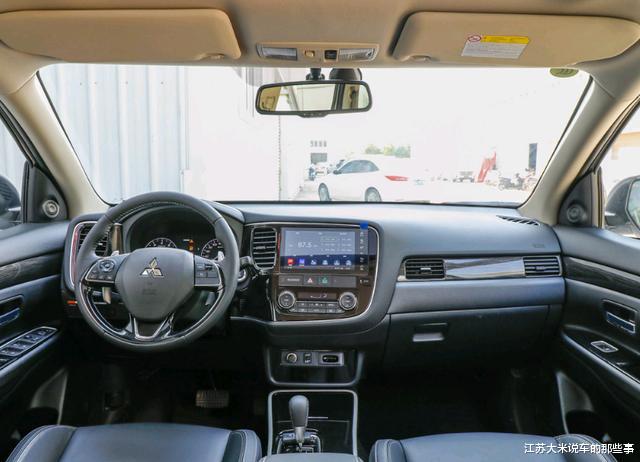 「三菱欧蓝德」合资7座SUV中“白菜价”！每公里0.35元，30万公里不大修，13W