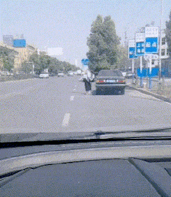 小姐姐|姑娘赶紧把这么尴尬的东西拿走吧，放在办公室里多丢人