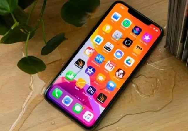 iphone11|大降5100元！库克彻底扛不住了，256G还买啥iPhone11