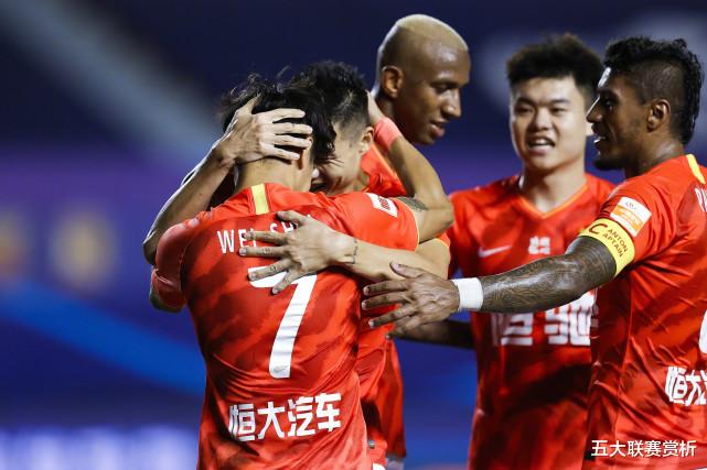 广州恒大|63分钟被换下！卡纳瓦罗真敢用人，恒大王牌已不如韦世豪？