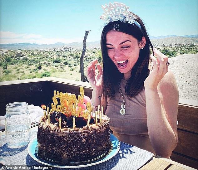 好莱坞|好莱坞最甜cp分手？！高富帅大佬抛弃“男友”，热恋甜美邦女郎