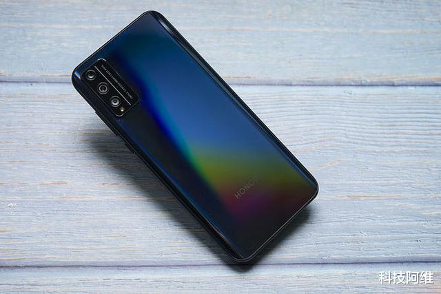 5g手机|发布仅一个月降至2699元,40W快充+麒麟990,网友:这是5G手机?