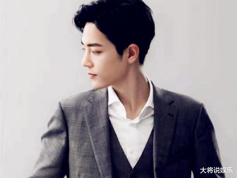 肖战:粉丝砸钱帮肖战专辑破亿,但后续乏力,他的复出依然无期