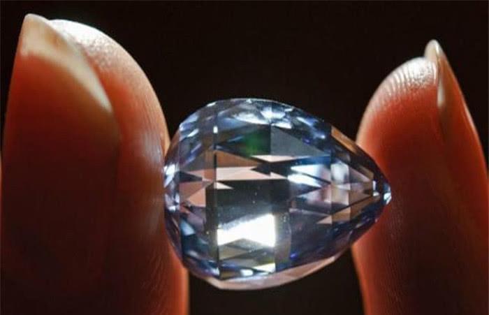 #钻石#地球上最昂贵的物质是什么？钻石？科学家：这种呕吐物比它贵！