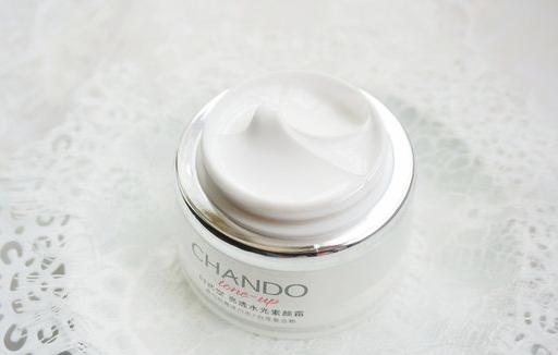 「明星素颜」这些素颜霜平价好用，美白补水一键美颜，打造素颜靓丽新肌肤