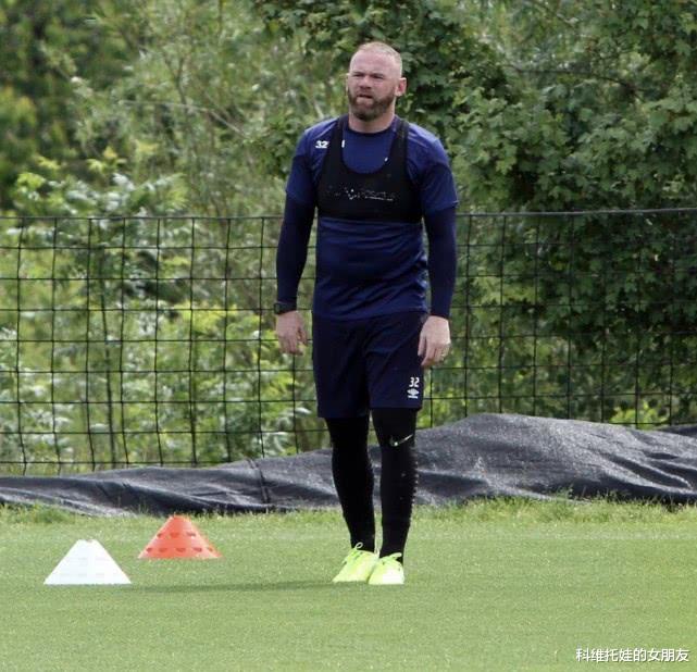 「鲁尼」34岁鲁尼活成50岁！头发几乎全掉光 胡须白了一大半