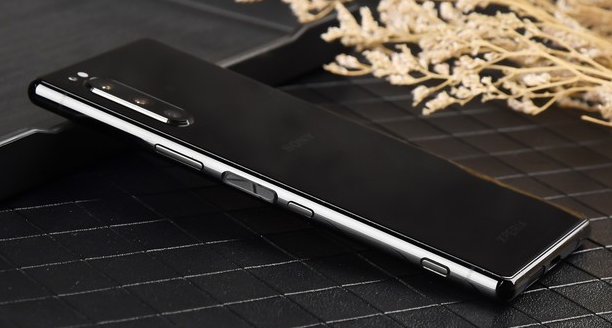 索尼Xperia|日本“天价手机”遇冷，上市时价格堪比苹果，断崖式降价也无人买