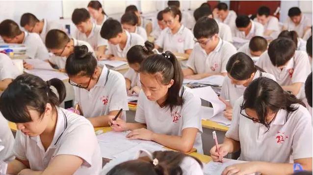 |这2大专业连续3年，登上本科就业高失业名单，下届考生需了解