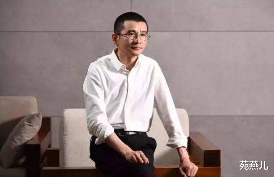 苑燕儿|摩的司机成互联网零食领头羊，给员工发700万红包，他家零食你吃过