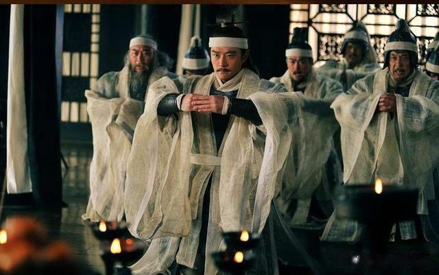 人死后为何用纸遮住脸？绝非封建迷信，这样做是有科学道理的