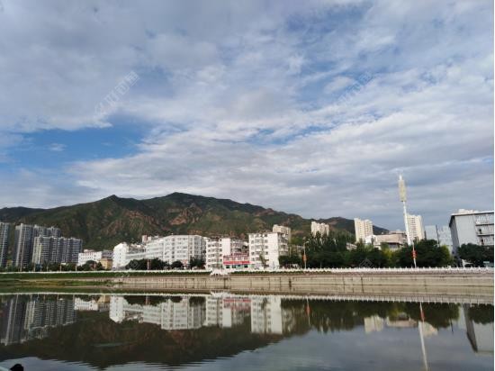 饵料|雨天垂钓---钓鱼人的浪漫情
