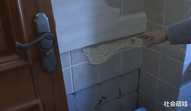 房子没住棚顶就往下掉！业主怒提130万索赔，开发商：给你30万