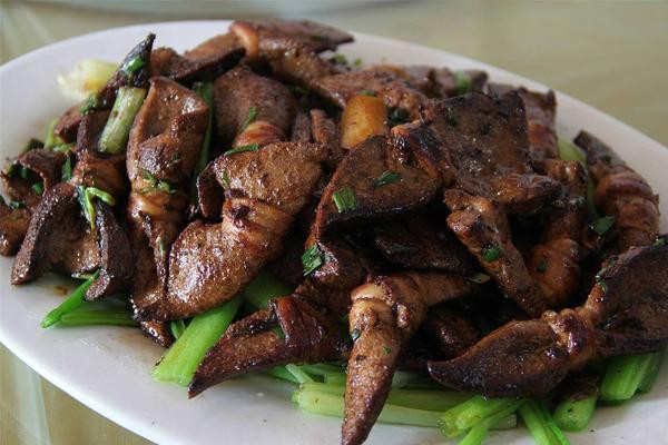 痛风|尿酸超标的人,少碰三物,多吃三瓜,坚持三事,痛风或向你投降