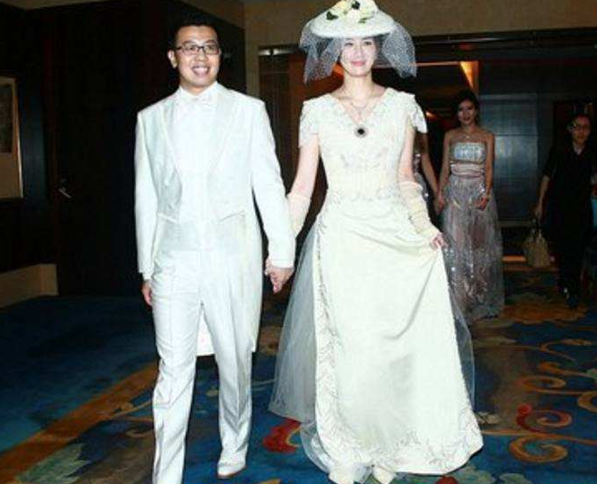 【春晚】她4次登上春晚，却出低级失误，跟富商认识1小时闪婚，如今活成这样！