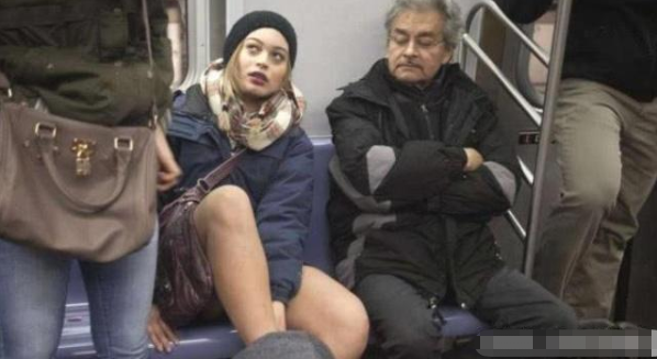 「日本」美国“无裤日”传到日本，仅1次就被取消，日本女孩：有苦说不出