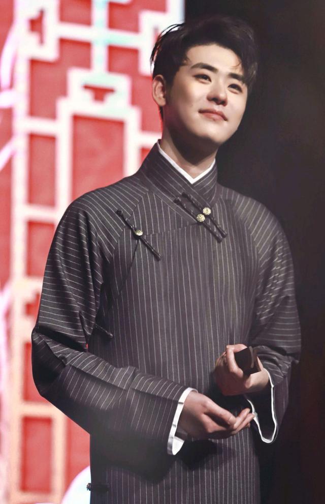 『张云雷』张云雷的太平歌词，一副御子板儿，唱出属于自己的故事（上）