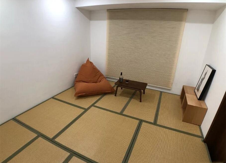 |单独一间房做满铺榻榻米，房间不够也能睡下10个人，功能超全面！