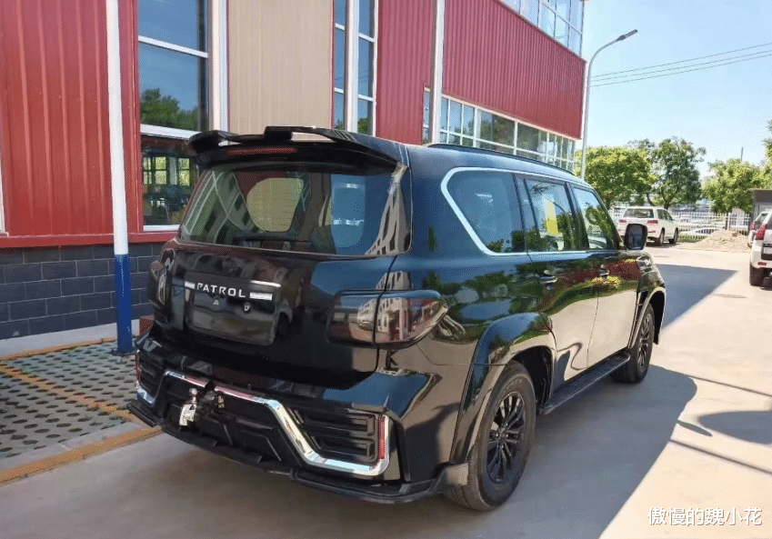 「途乐」2020款“途乐”黑武士到港，运动包围全覆盖，网友：黑得太彻底！