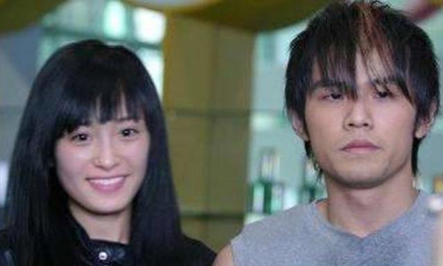 杨幂|杨幂周杰伦早年合照被扒,两人年轻模样青涩,颜值变化差距大