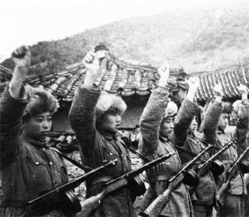 |他处决3000日本战俘，朝鲜战场率300人击败2万美军，最后神秘消失