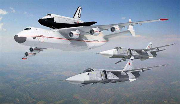 「安-225」美国70名专家秘密潜入乌克兰，安-225技术不保？专家：白跑一趟