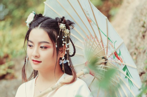 【】中国需要换装的景区，一进去像在拍戏，导游：不换买票都不能进！