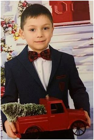 『姐姐』6岁男孩失踪500人两天没找到，结果在自家的厕坑里发现其尸体