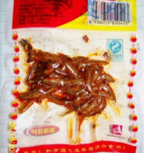 『辣条』市面上一元一包的小辣鱼，究竟是用什么做的？看完之后心情复杂