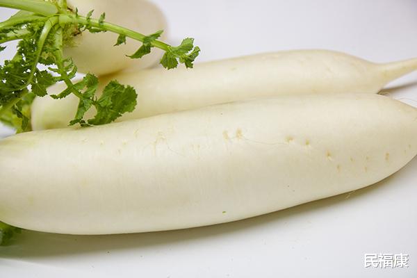 白萝卜|提醒家里人：白萝卜与3种食物碰到一起，可能会让癌细胞“苏醒”