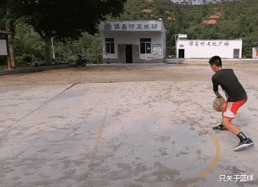 「拜仁慕尼黑」追梦不止的独臂篮球少年：心，永远都会是身体里最强壮的部位