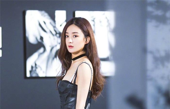 杨幂■最受欢迎女演员排行：赵丽颖无缘前五，杨幂第三，榜首毋庸置疑！